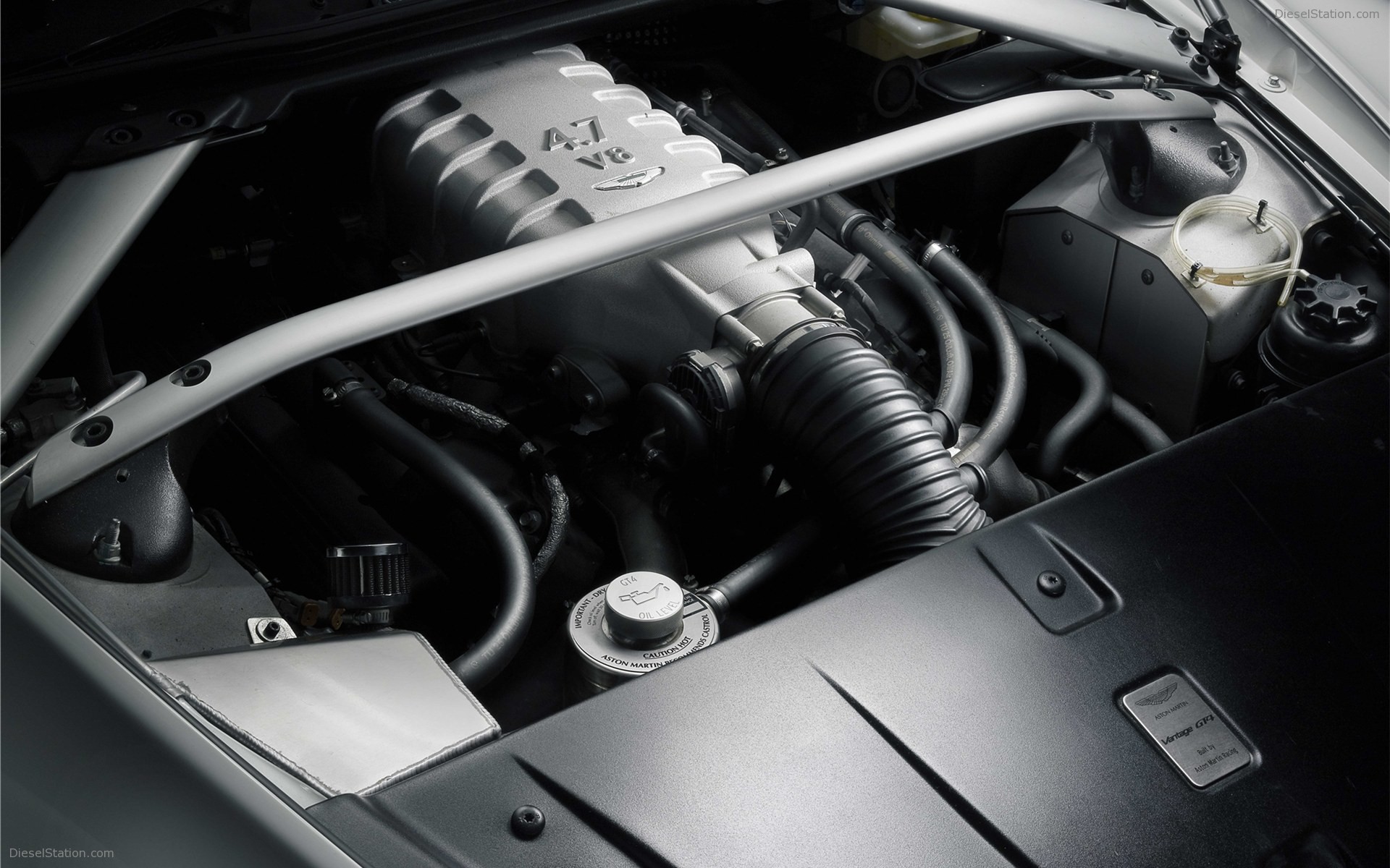 Aston Martin  Vantage GT4 2011